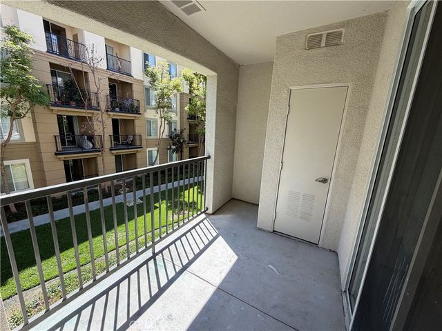 2272 Scholarship, Irvine, CA 92612