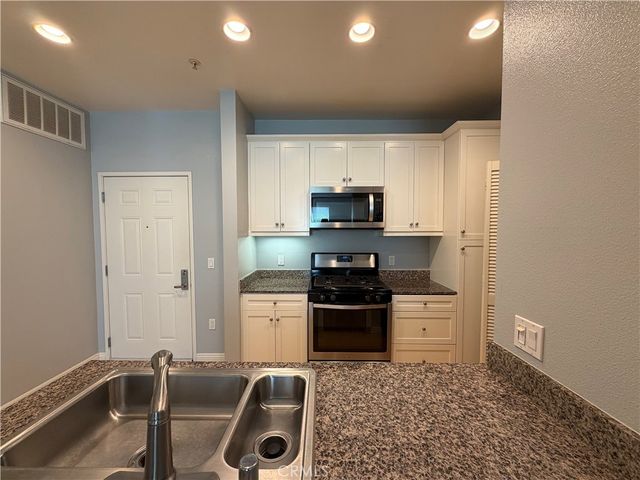 2272 Scholarship, Irvine, CA 92612