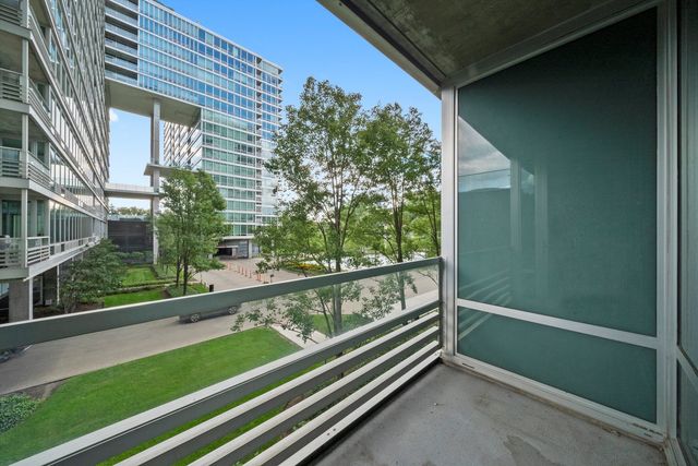 9725 Woods Drive 309, Skokie, IL 60077