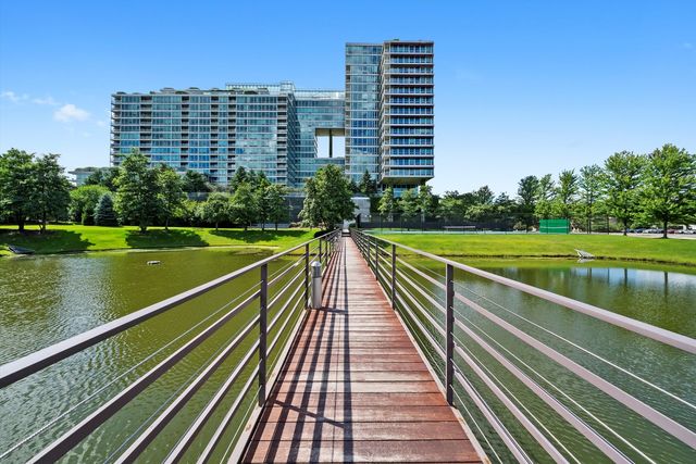 9725 Woods Drive 309, Skokie, IL 60077