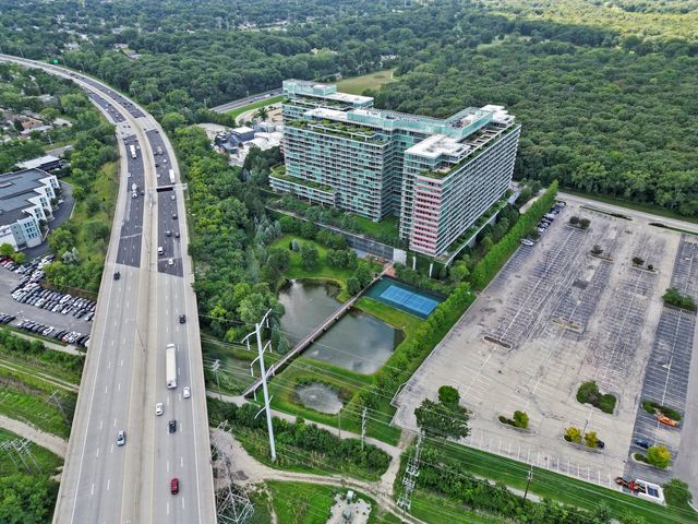 9725 Woods Drive 309, Skokie, IL 60077