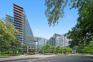 9725 Woods Drive 309, Skokie, IL 60077