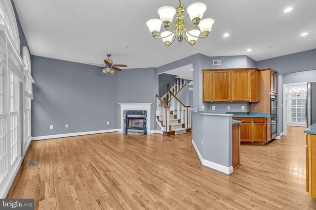 1631 COLONIAL HILLS DR, Mclean, VA 22102