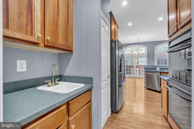 1631 COLONIAL HILLS DR, Mclean, VA 22102