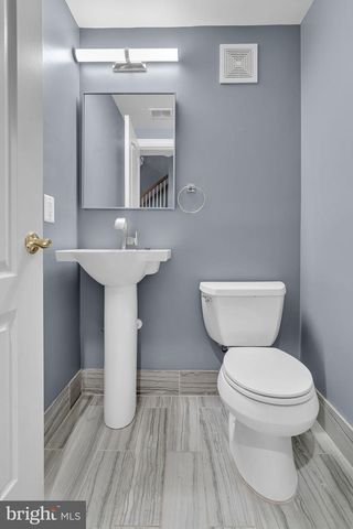 1631 COLONIAL HILLS DR, Mclean, VA 22102