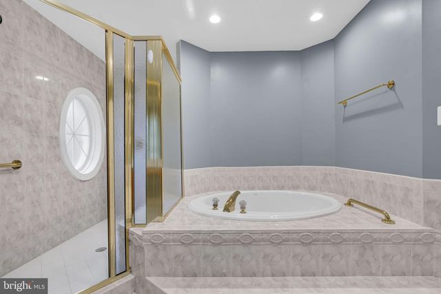 1631 COLONIAL HILLS DR, Mclean, VA 22102