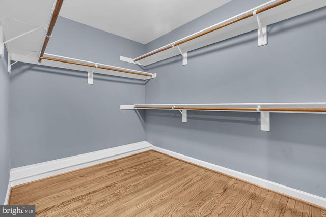 1631 COLONIAL HILLS DR, Mclean, VA 22102