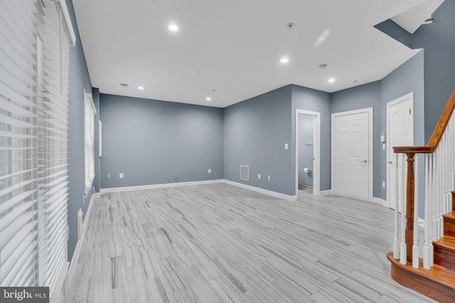 1631 COLONIAL HILLS DR, Mclean, VA 22102