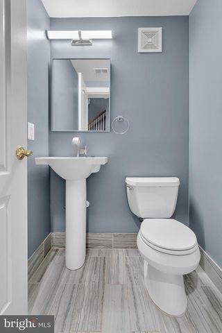 1631 COLONIAL HILLS DR, Mclean, VA 22102