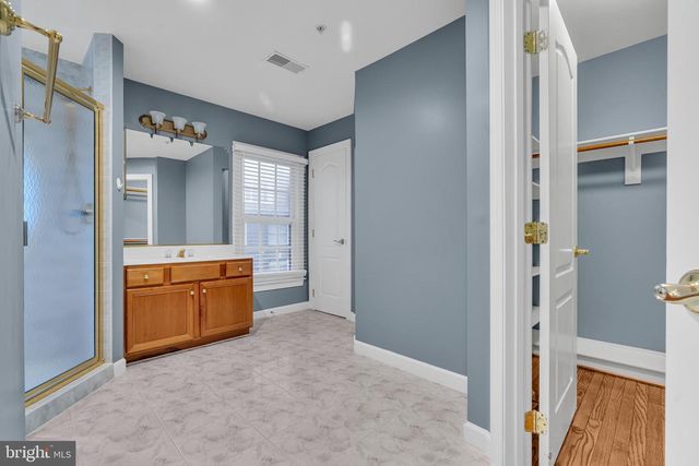 1631 COLONIAL HILLS DR, Mclean, VA 22102