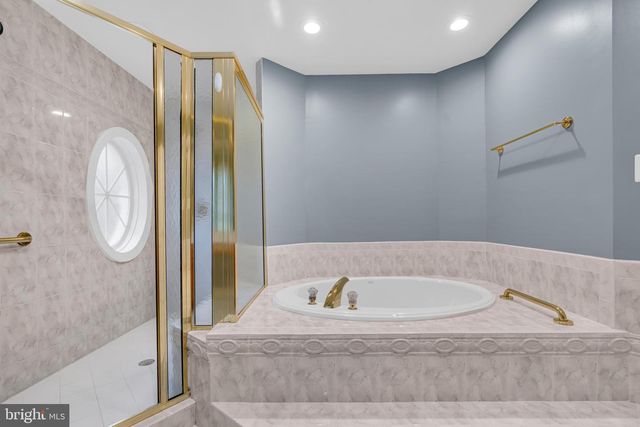 1631 COLONIAL HILLS DR, Mclean, VA 22102