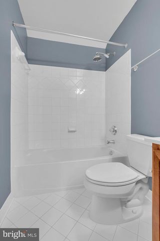 1631 COLONIAL HILLS DR, Mclean, VA 22102