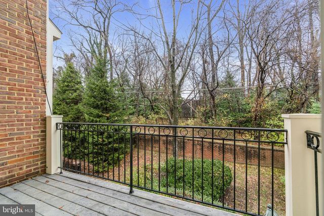 1631 COLONIAL HILLS DR, Mclean, VA 22102