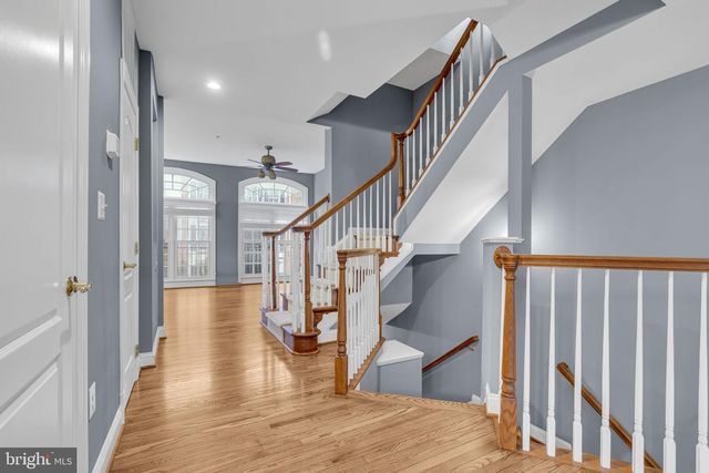 1631 COLONIAL HILLS DR, Mclean, VA 22102