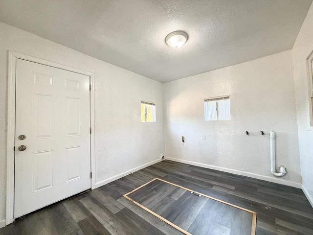 1126 N Roosevelt Avenue, Fresno, CA 93728