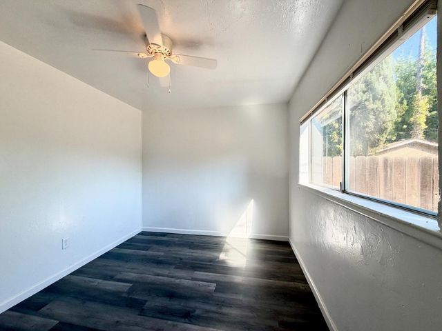 1126 N Roosevelt Avenue, Fresno, CA 93728