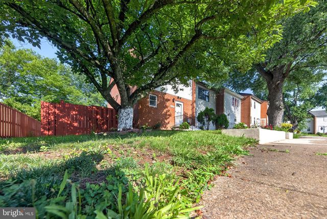 8238 WYCLIFFE CT, Manassas, VA 20109