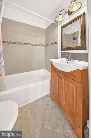 8238 WYCLIFFE CT, Manassas, VA 20109