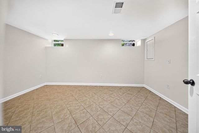 8238 WYCLIFFE CT, Manassas, VA 20109