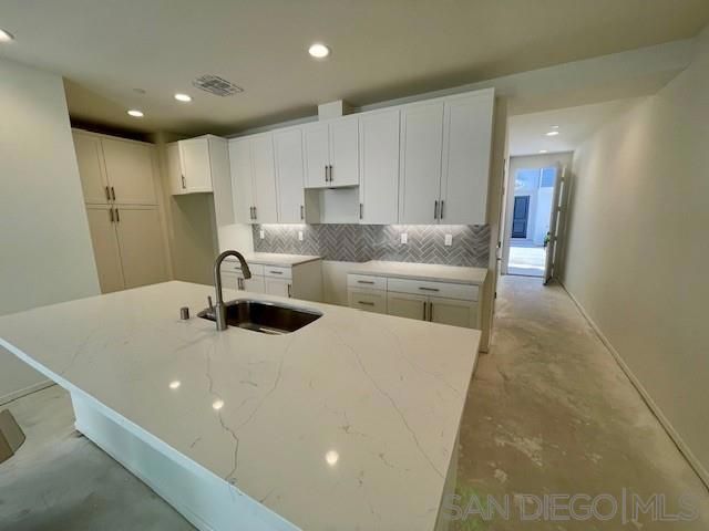 7825 Cypress Dr, Santee, CA 92071
