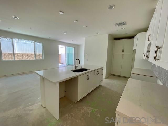 7825 Cypress Dr, Santee, CA 92071