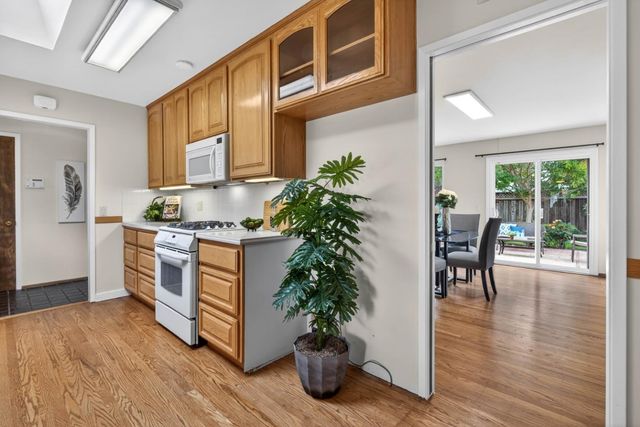 13220 Franklin Avenue, Mountain View, CA 94040