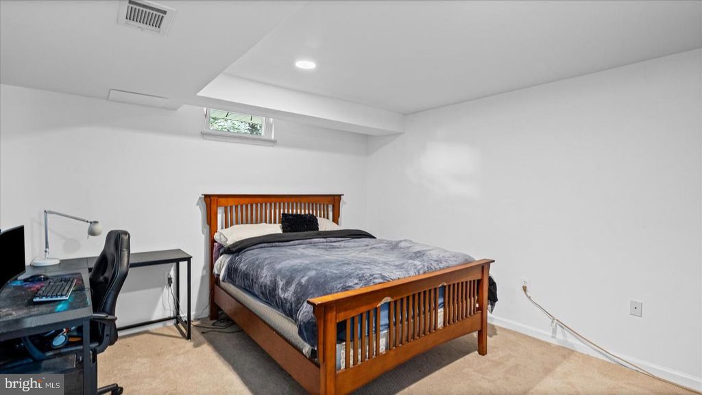 Image 21 of property listing at 621 TRANGO DR, Westminster, MD 21158