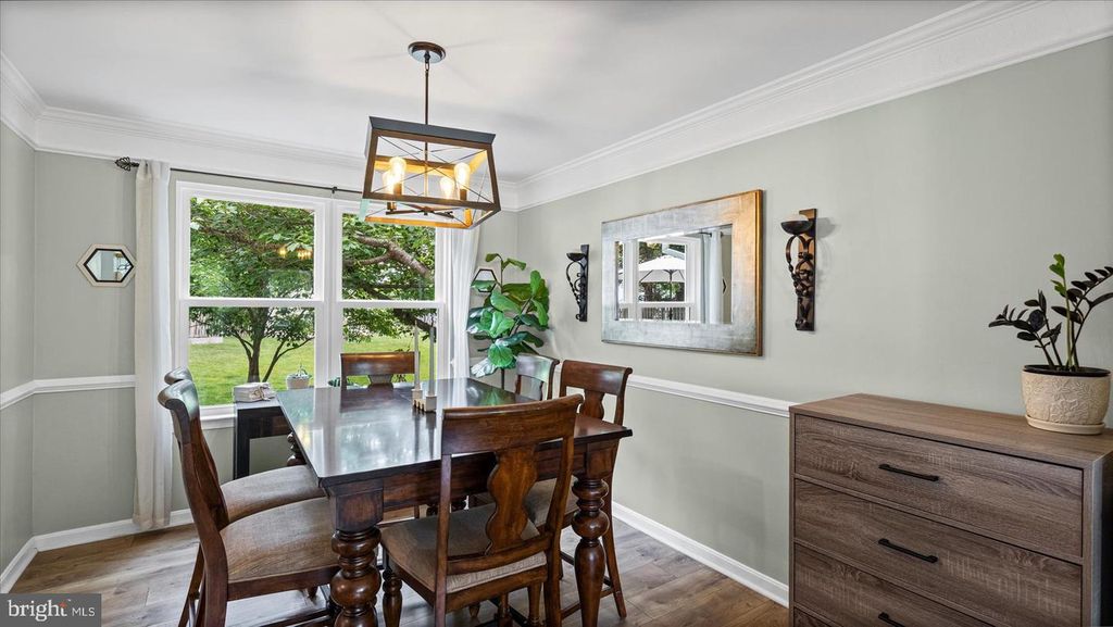 Image 6 of property listing at 621 TRANGO DR, Westminster, MD 21158