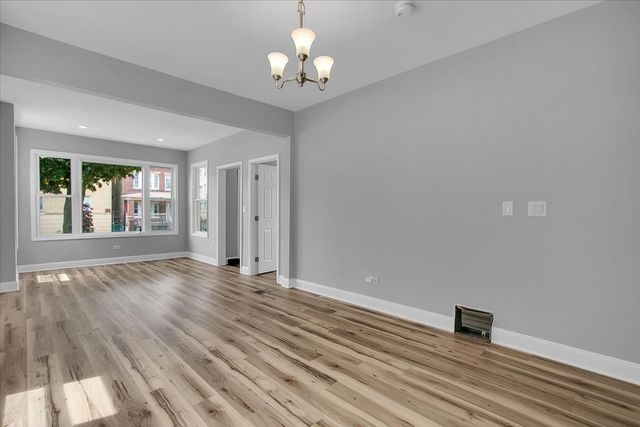 6233 S Claremont Avenue, Chicago, IL 60636