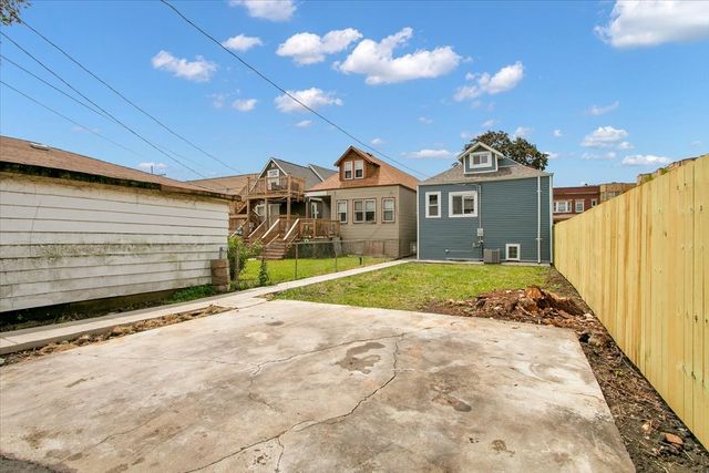 6233 S Claremont Avenue, Chicago, IL 60636