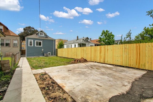 6233 S Claremont Avenue, Chicago, IL 60636
