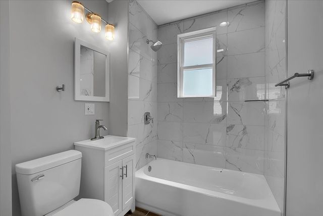 6233 S Claremont Avenue, Chicago, IL 60636