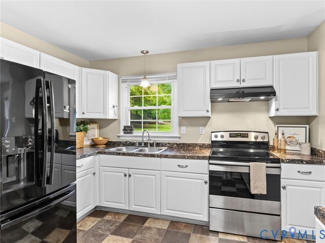 2949 Moyer Rd, Powhatan, VA 23139