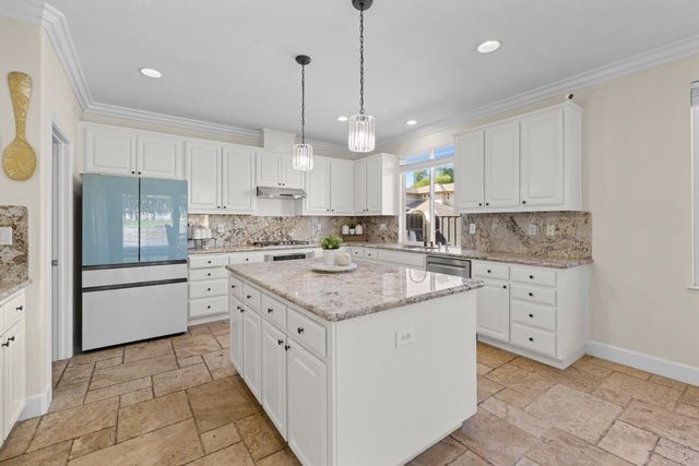 7732 Tennis Ct, Antelope, CA 95843