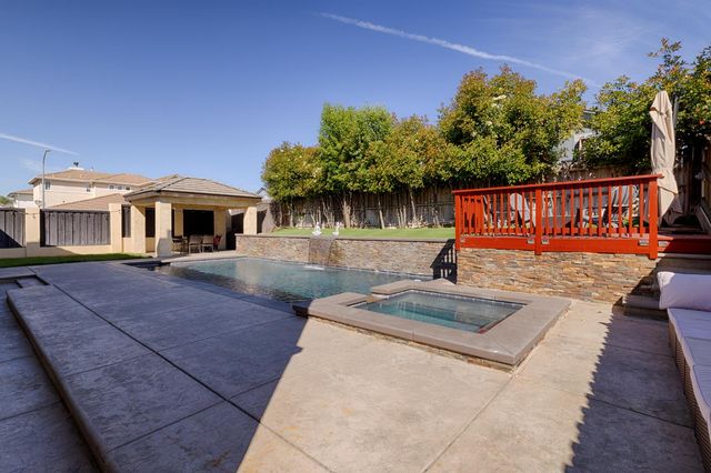 7732 Tennis Ct, Antelope, CA 95843