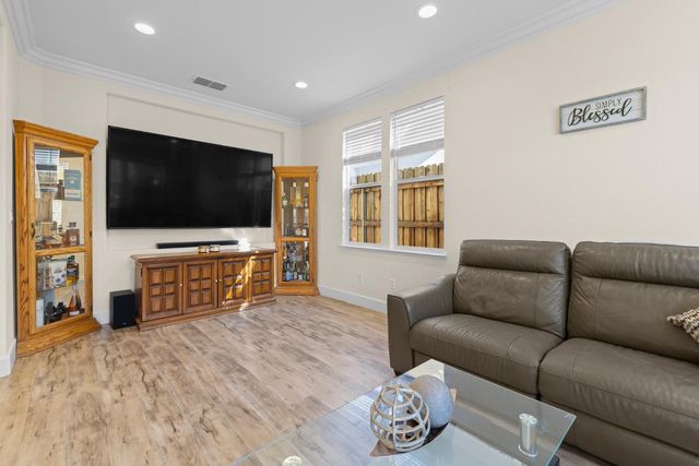 7732 Tennis Ct, Antelope, CA 95843