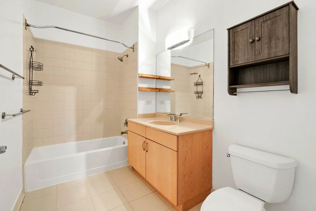 1515 S HALSTED Street 204, Chicago, IL 60607