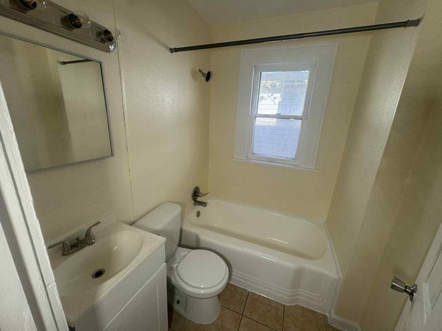 2521 WAYNE Street, Erie, PA 16503