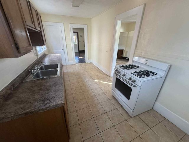 2521 WAYNE Street, Erie, PA 16503