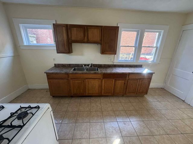 2521 WAYNE Street, Erie, PA 16503