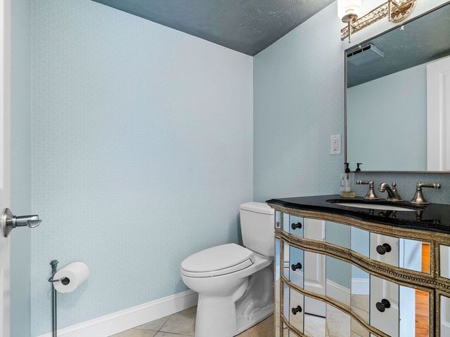 4 Farmer Road 4, Milton, MA 02186