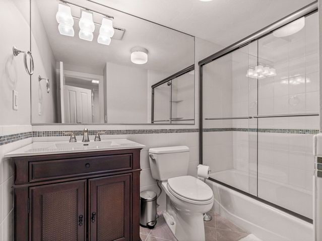 4 Farmer Road 4, Milton, MA 02186