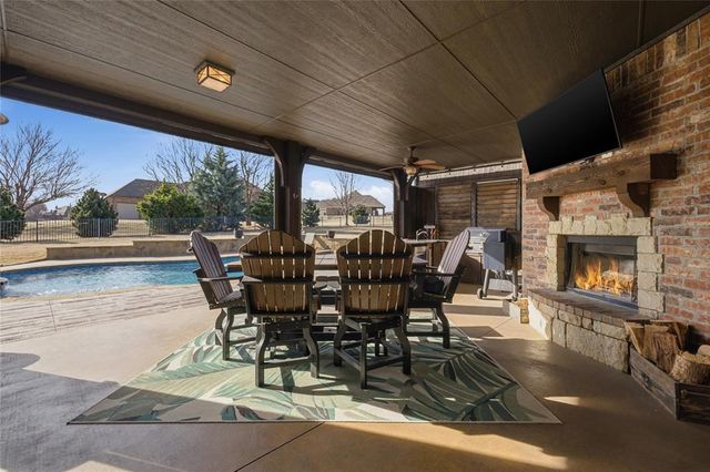 2112 NW 37th Street, Newcastle, OK 73065