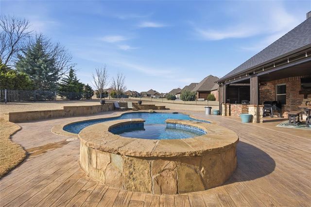 2112 NW 37th Street, Newcastle, OK 73065