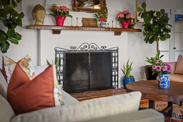 3020 21st Street, Bakersfield, CA 93301