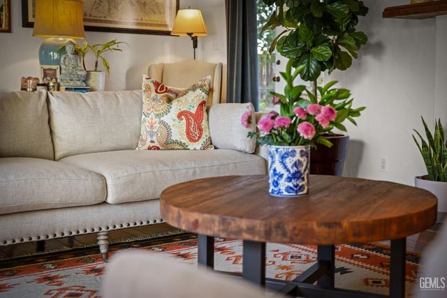 3020 21st Street, Bakersfield, CA 93301