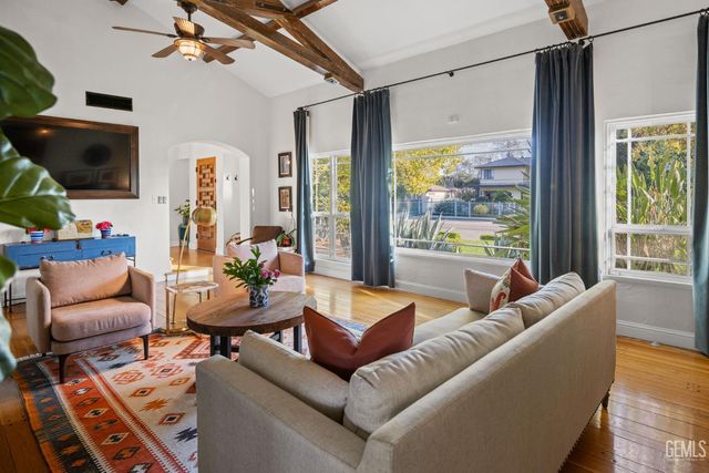 3020 21st Street, Bakersfield, CA 93301