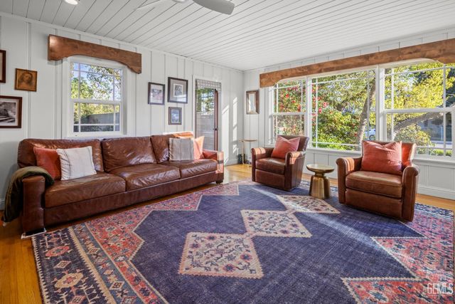 3020 21st Street, Bakersfield, CA 93301