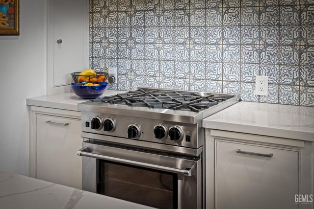 3020 21st Street, Bakersfield, CA 93301