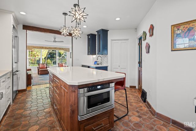 3020 21st Street, Bakersfield, CA 93301